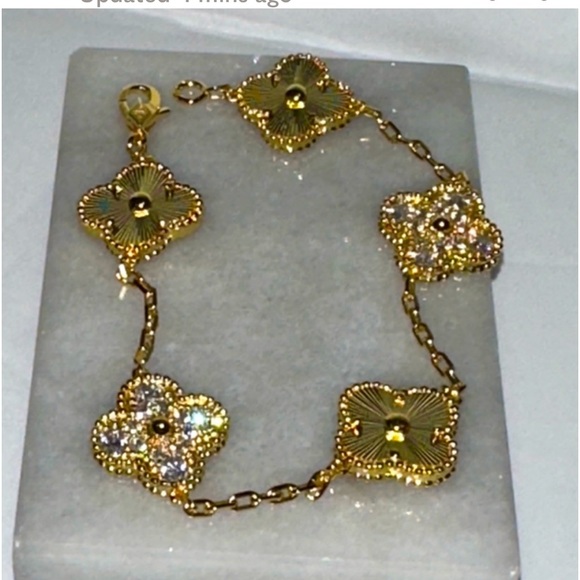 Stainless steel flower ring brand new - Picture 3 of 13